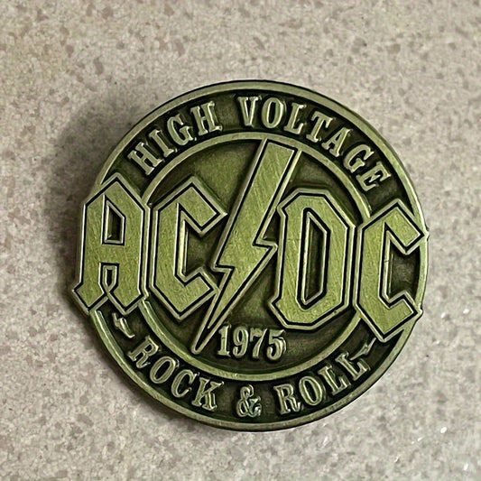 AC/DC High Voltage 1975 Rock & Roll Zinc Alloy Enamel Pin - Fashionable Metal Button for Clothing, Bags, and Hats